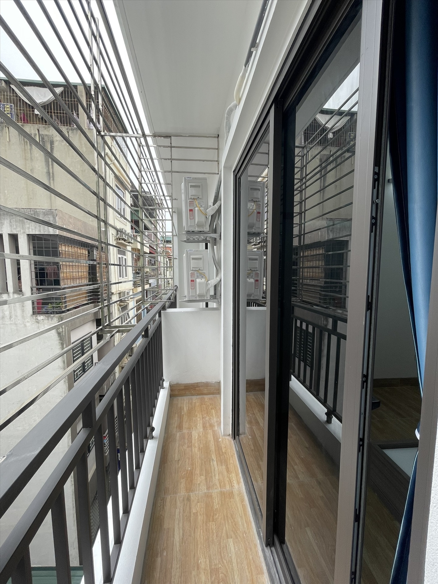 Phòng trọ Studio 25m2 tại TT House 4 Đường Láng - Đống Đa - Ban công