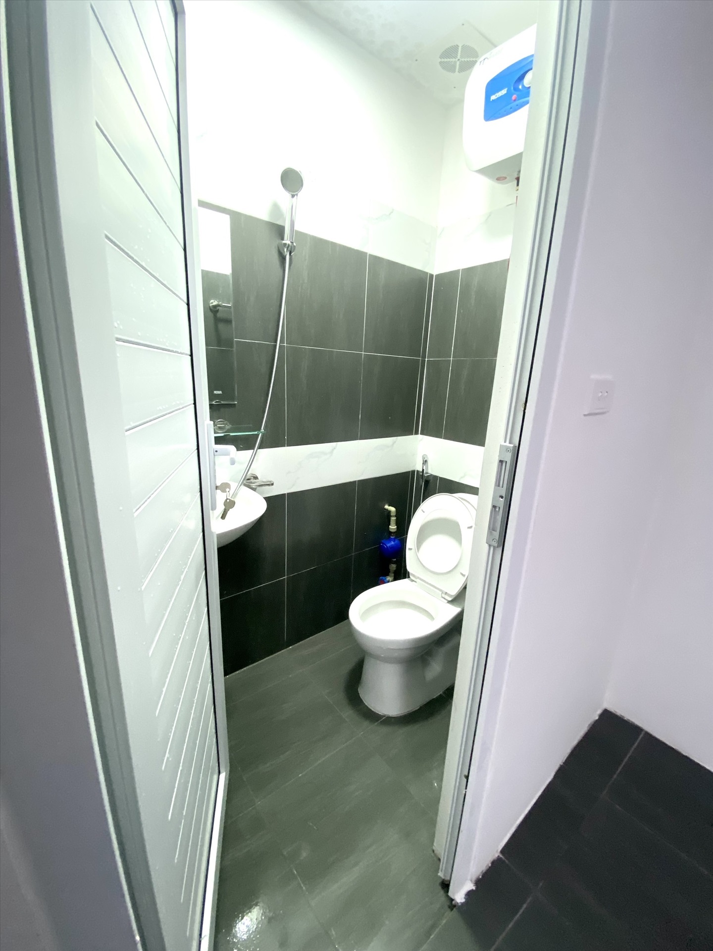 Phòng trọ Studio 20m2 tại NV Home 1 Võ Chí Công - Cầu Giấy - Phòng tắm