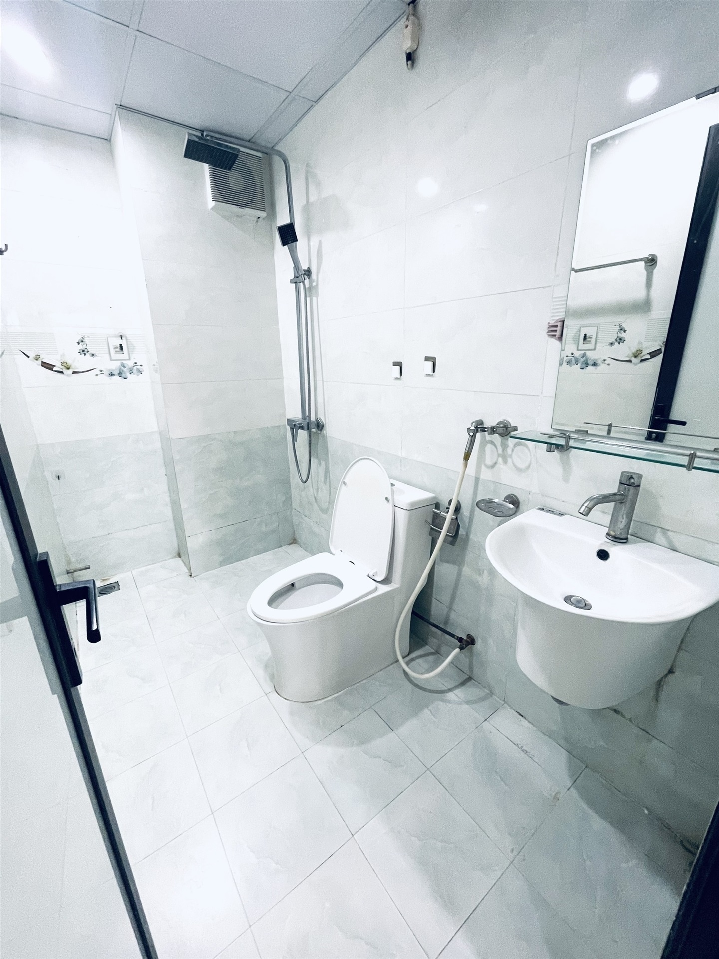 Phòng trọ 1 Phòng ngủ 50m2 tại TT House Võ Chí Công - Tây Hồ - Phòng tắm