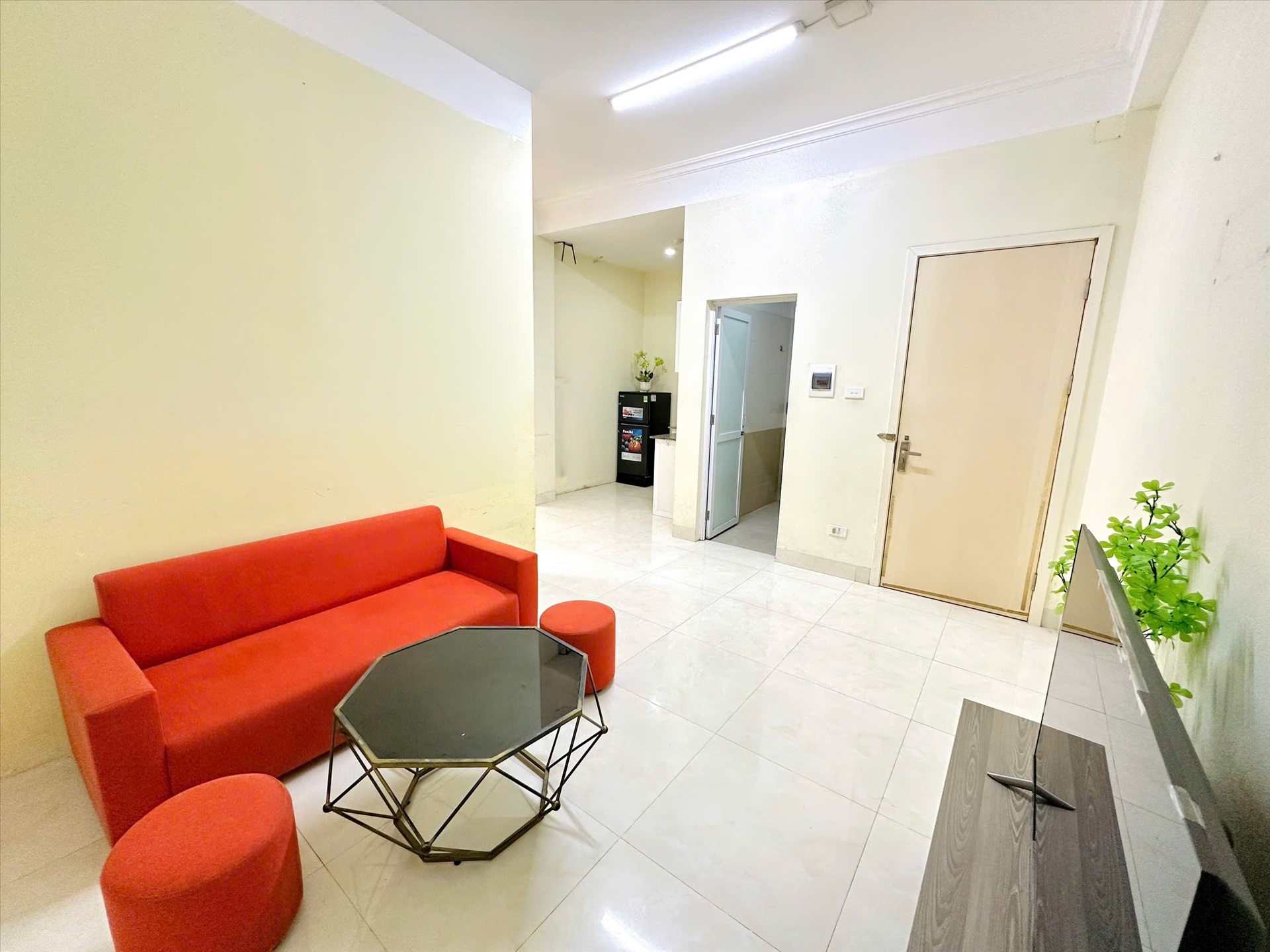 Phòng trọ 1 Phòng ngủ 45m2 tại TT House 1 Pháo Đài Láng - Đống Đa - Phòng khách