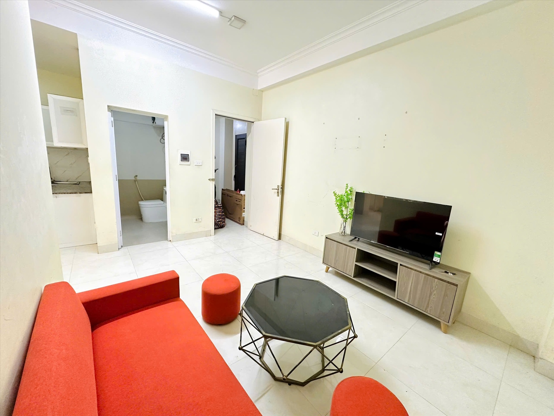 Phòng trọ 1 Phòng ngủ 45m2 tại TT House 1 Pháo Đài Láng - Đống Đa - Phòng khách