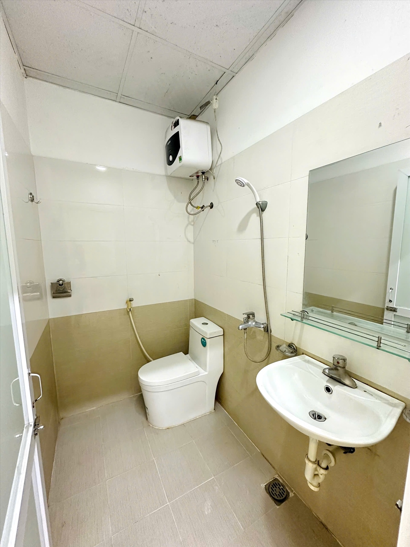 Phòng trọ 1 Phòng ngủ 45m2 tại TT House 1 Pháo Đài Láng - Đống Đa - Phòng tắm