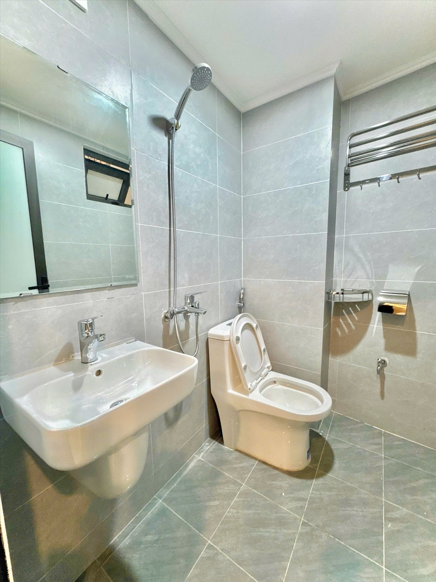 Phòng trọ Studio 25m2 tại Time House 12 Cổ Nhuế - Bắc Từ Liêm - Phòng tắm