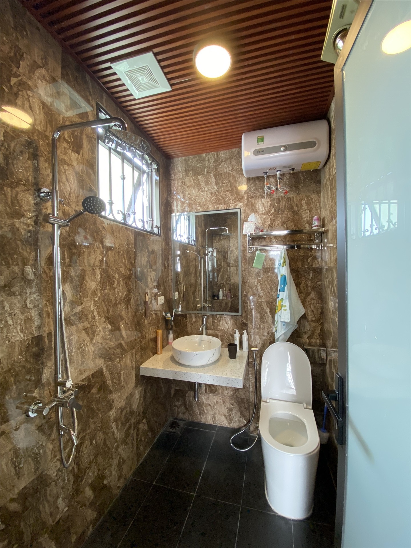 Phòng trọ Studio 32m2 tại Airstay Cự Lộc - Thanh Xuân - Phòng tắm
