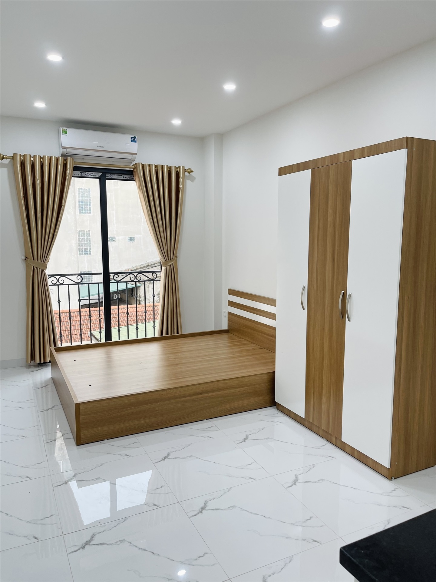 Phòng trọ Studio 30m2 tại TT House 2 Chùa Láng - Đống Đa - Phòng ngủ