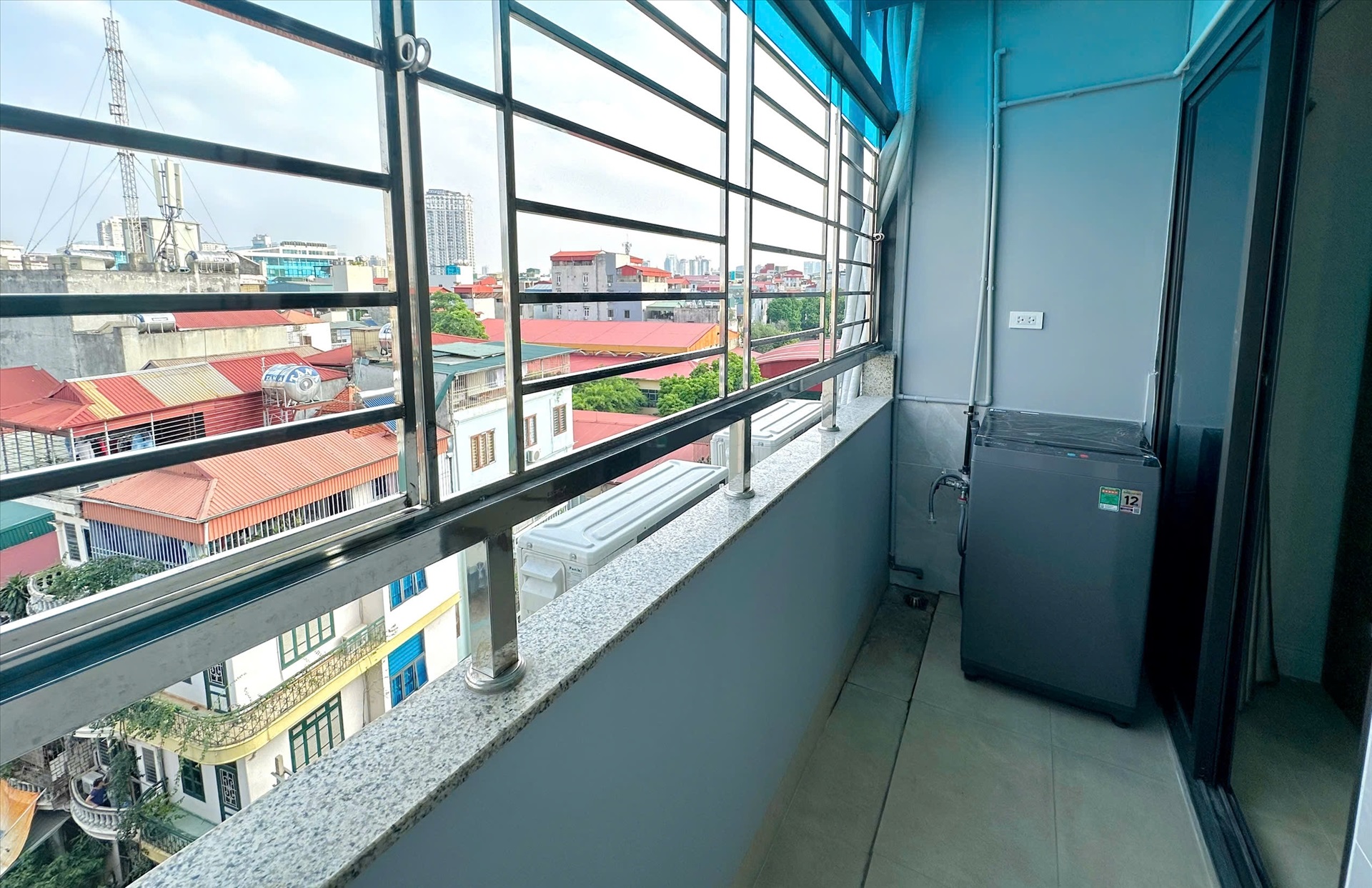 Phòng trọ 2 Phòng ngủ 70m2 tại TT House 2 Đường Láng - Đống Đa - Ban công