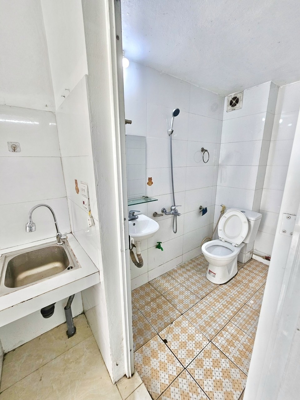 Phòng trọ 1 Phòng ngủ 30m2 tại Time House Tăng Thiết Giáp - Bắc Từ Liêm - Phòng tắm