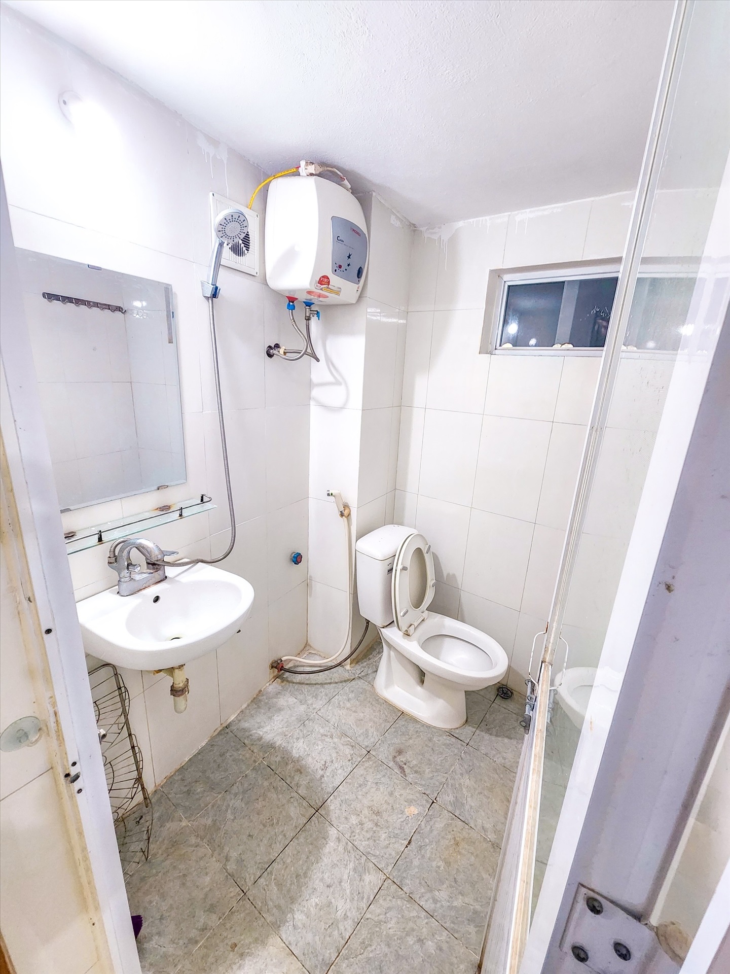 Phòng trọ Studio 25m2 tại Happyhomes 4 Lạc Long Quân - Tây Hồ - Phòng tắm