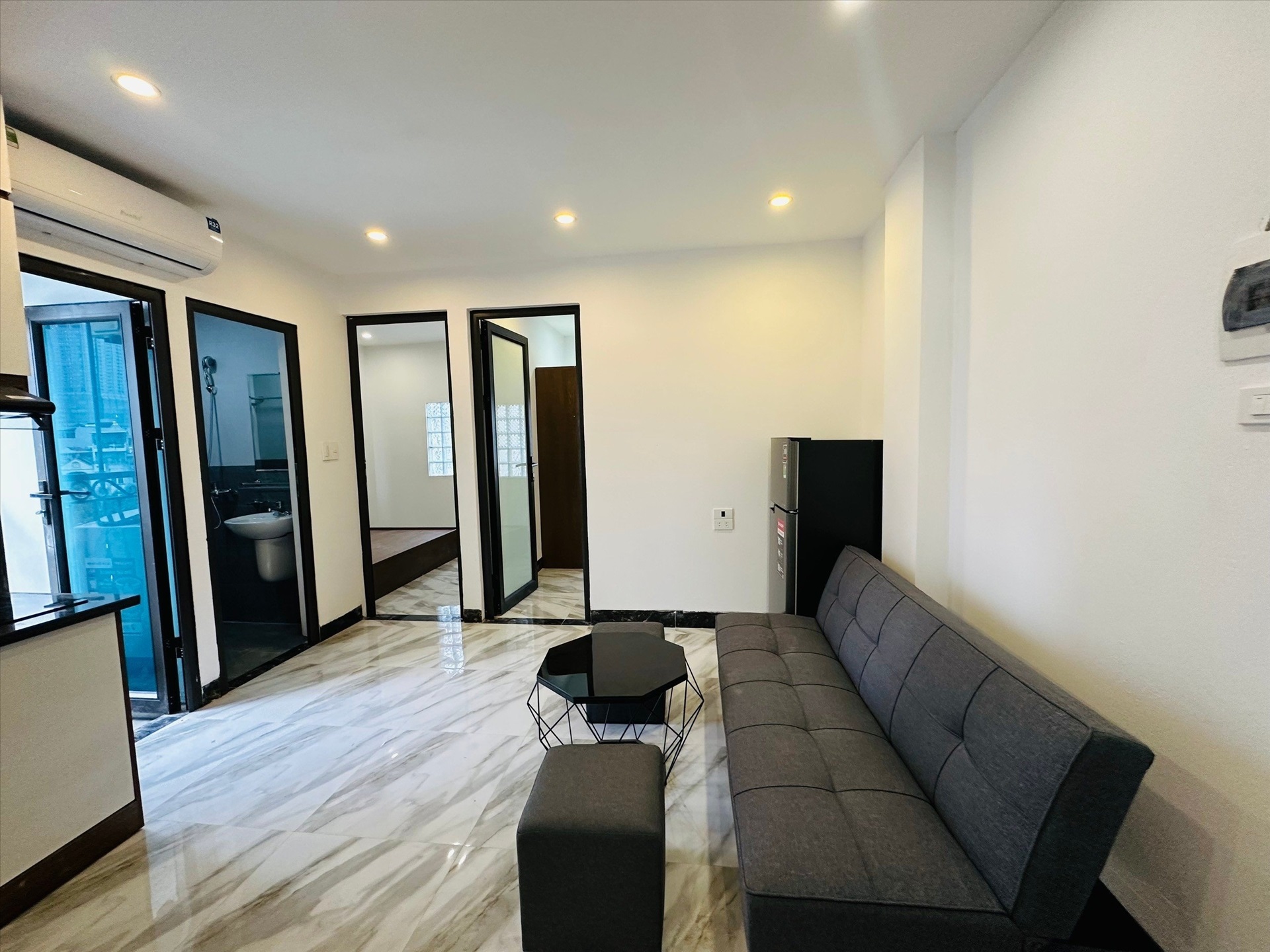 Phòng trọ 2 Phòng ngủ 60m2 tại GD Home Trần Quốc Vượng - Cầu Giấy - Phòng khách