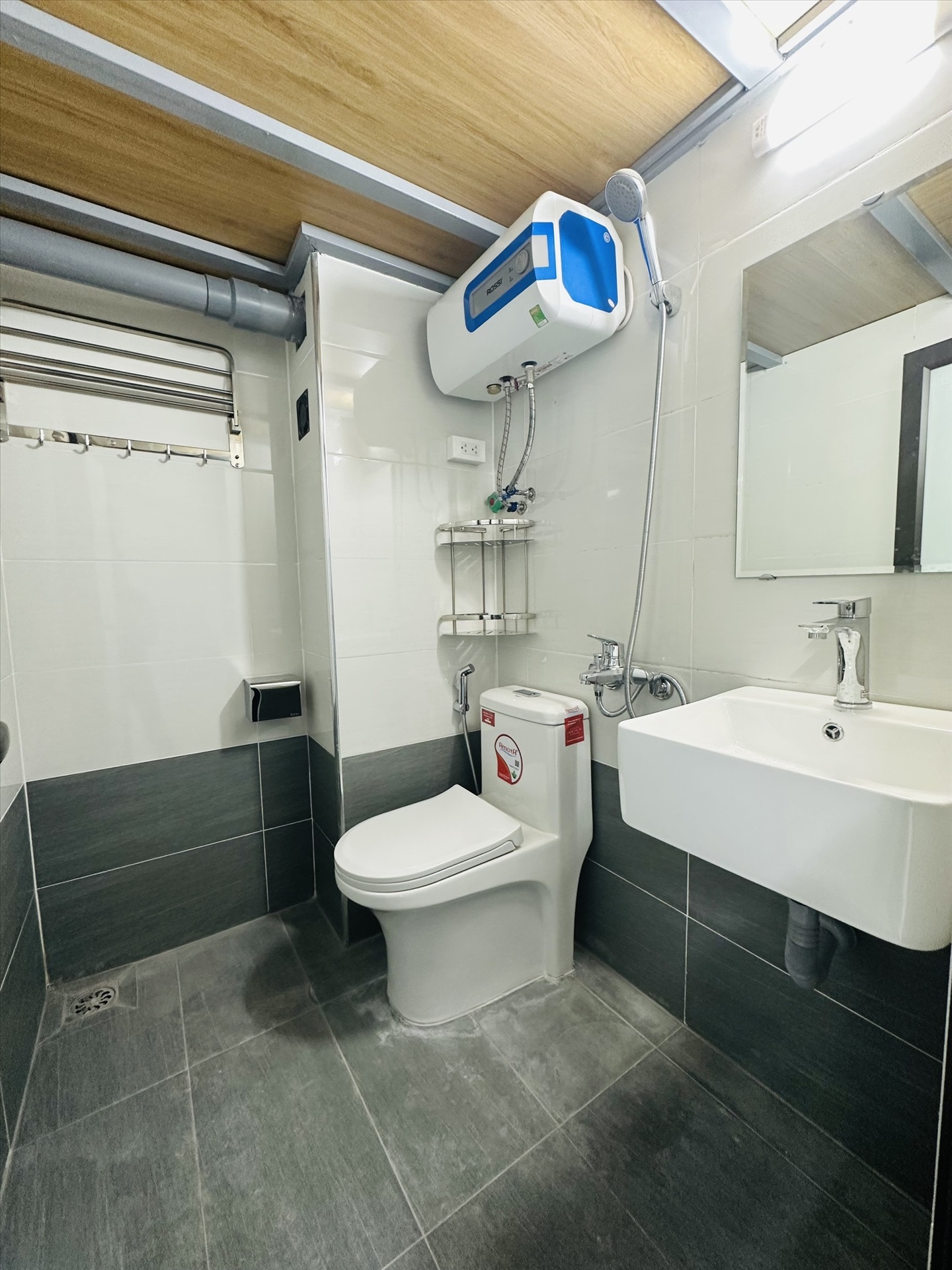 Phòng trọ Duplex 30m2 tại GD Home Nguyễn Phong Sắc - Cầu Giấy - Phòng tắm