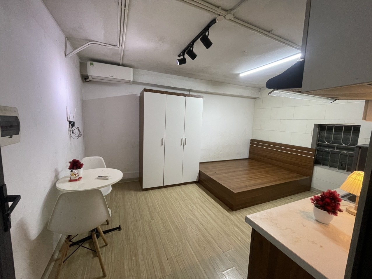 Phòng trọ GD Home Lạc Long Quân - Tây Hồ - Phòng (*)