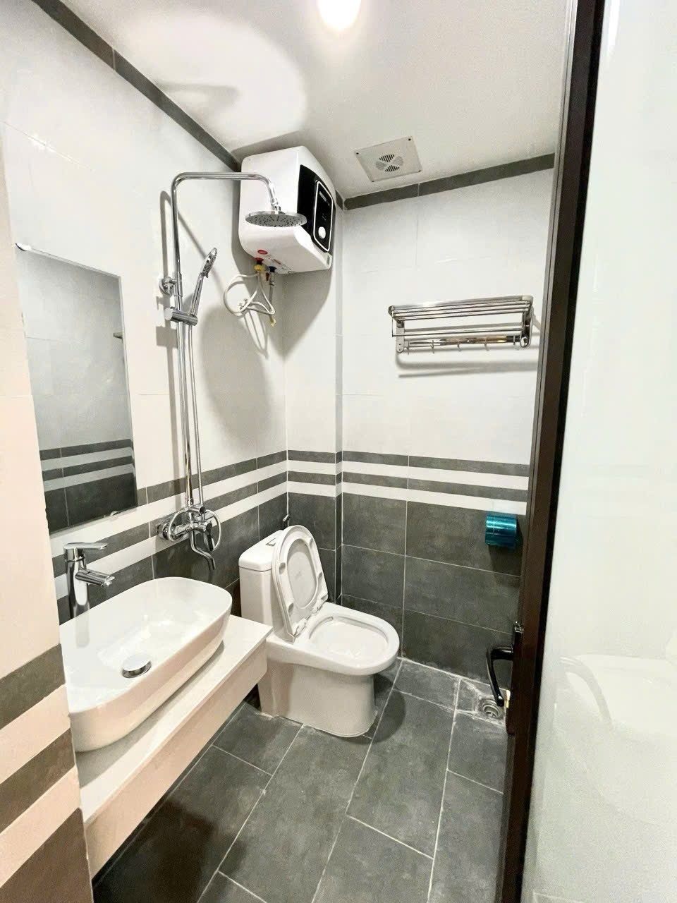 Phòng trọ 2 Phòng ngủ 40m2 tại TC Home Lạc Long Quân - Tây Hồ - Phòng tắm