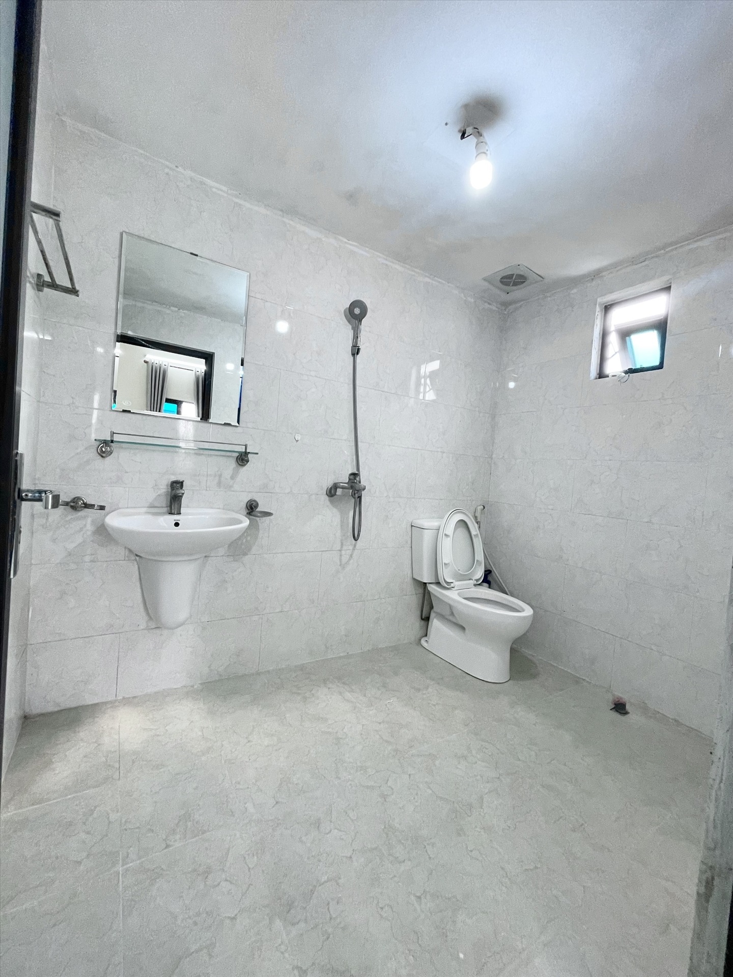 Phòng trọ 1 Phòng ngủ 40m2 tại TT House 1 Cầu Giấy - Cầu Giấy - Phòng tắm