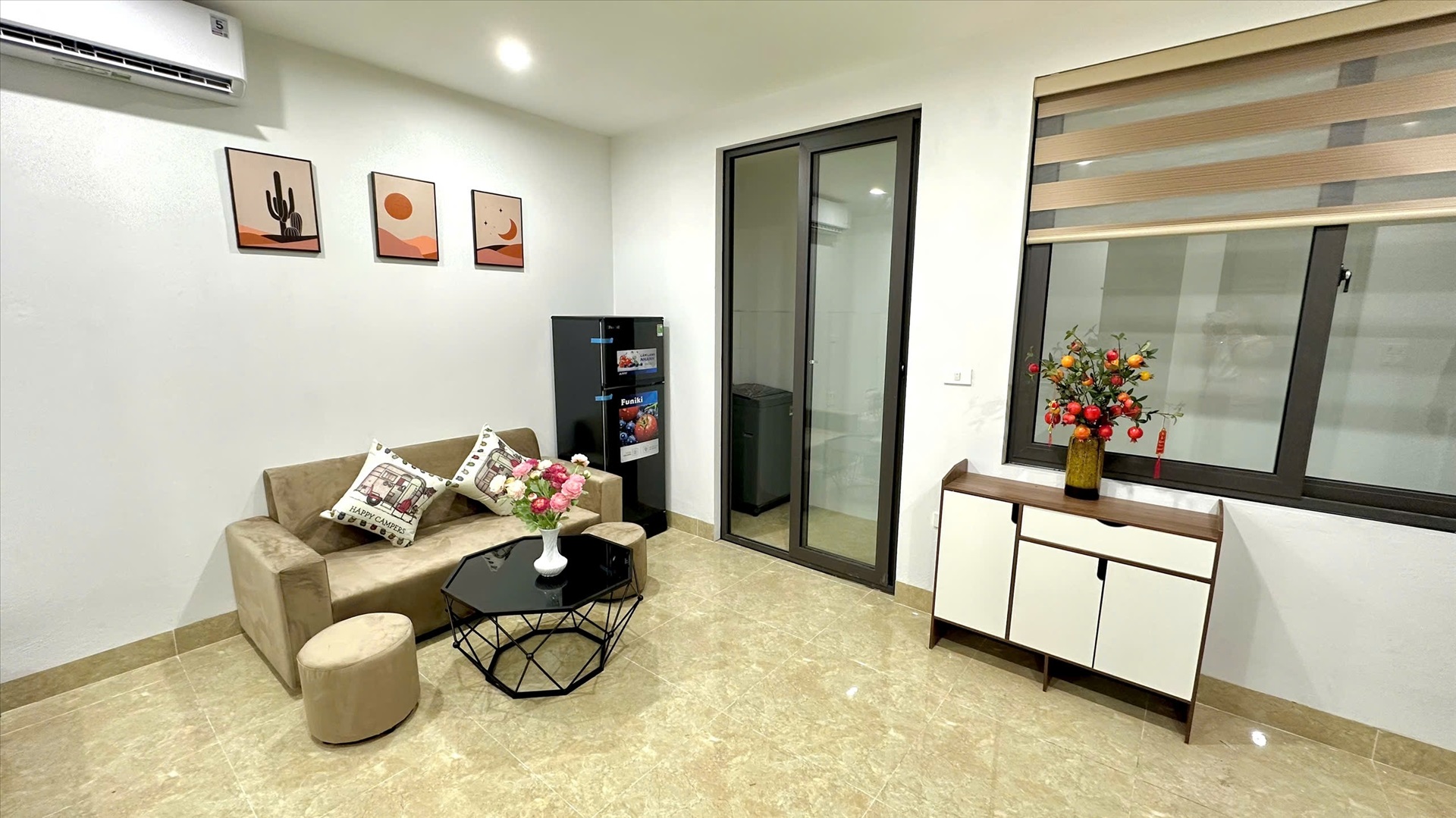 Phòng trọ Studio 35m2 tại TT House Nguyễn Khang - Cầu Giấy - Phòng khách