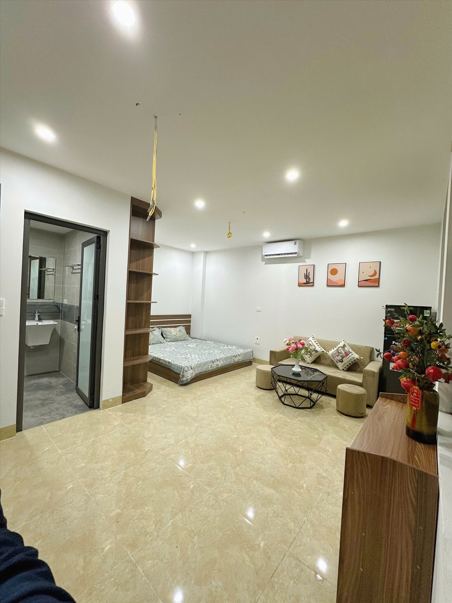 Phòng trọ Studio 35m2 tại TT House Nguyễn Khang - Cầu Giấy - Phòng khách