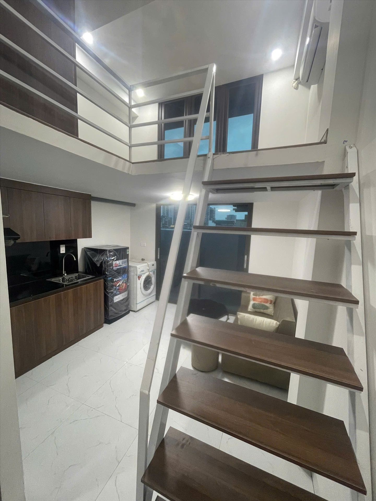 Phòng trọ Duplex 30m2 tại GENZ Home Hoàng Hoa Thám - Ba Đình - Phòng khách