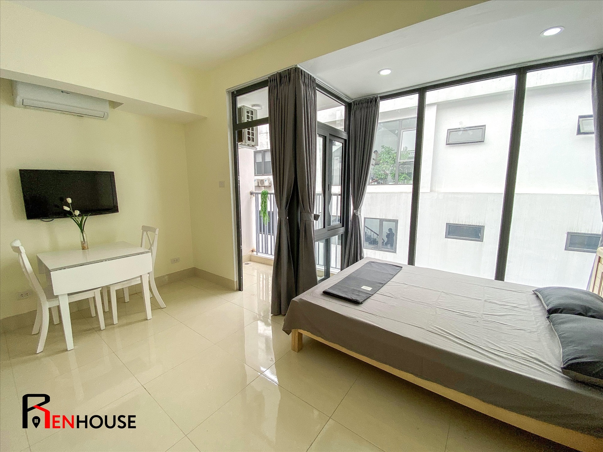 Phòng trọ Studio 32m2 tại RenHouse Nguyễn Khang - Cầu Giấy - Phòng ngủ