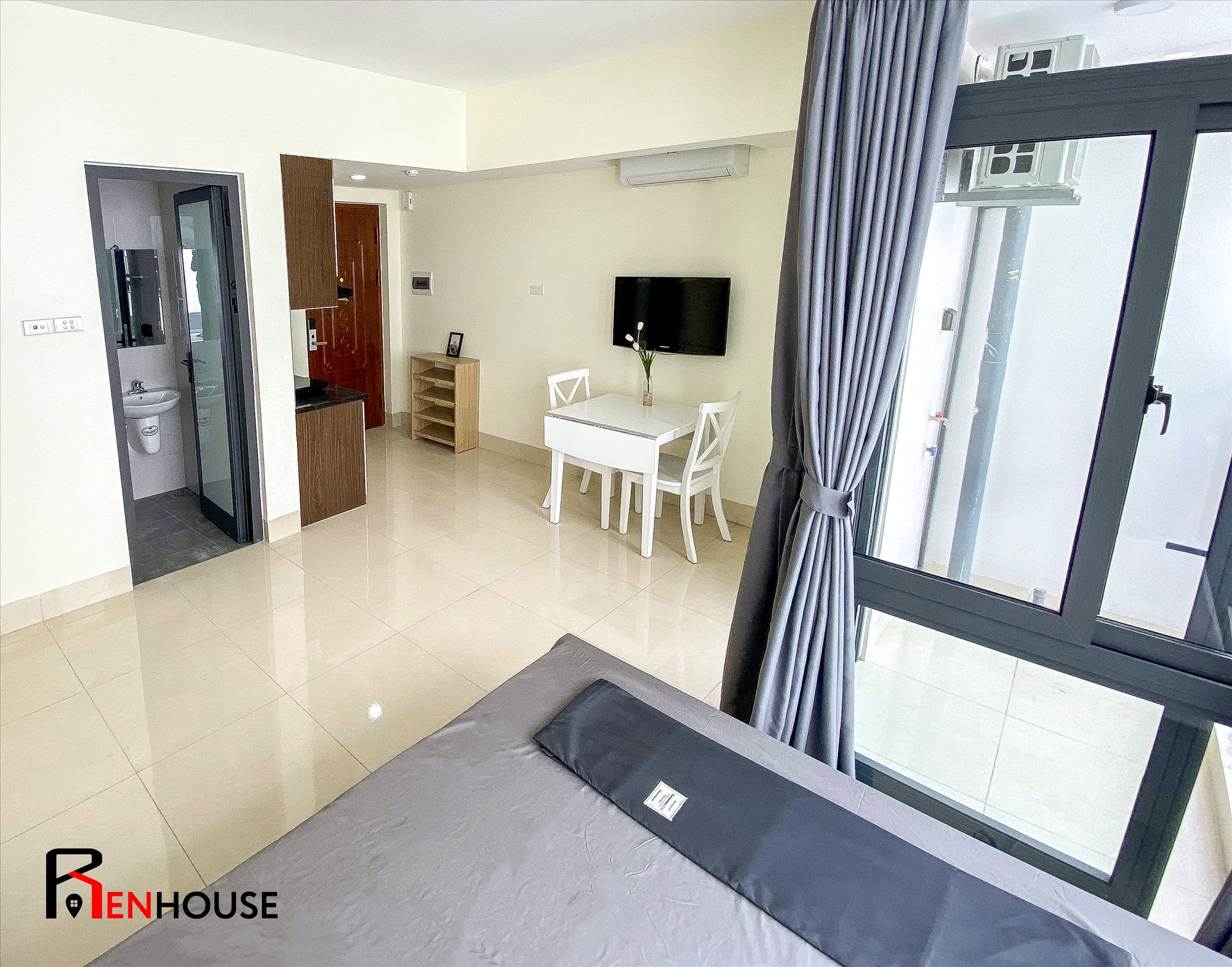 Phòng trọ Studio 32m2 tại RenHouse Nguyễn Khang - Cầu Giấy - Phòng ngủ