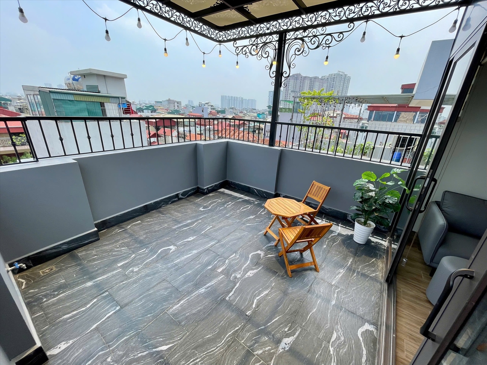 Phòng trọ Studio 40m2 tại Airstay Vương Thừa Vũ - Thanh Xuân - Ban công