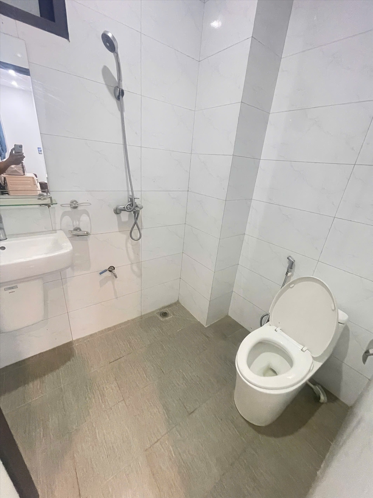 Phòng trọ Studio 30m2 tại CTC Home Đường Láng - Đống Đa - Phòng tắm