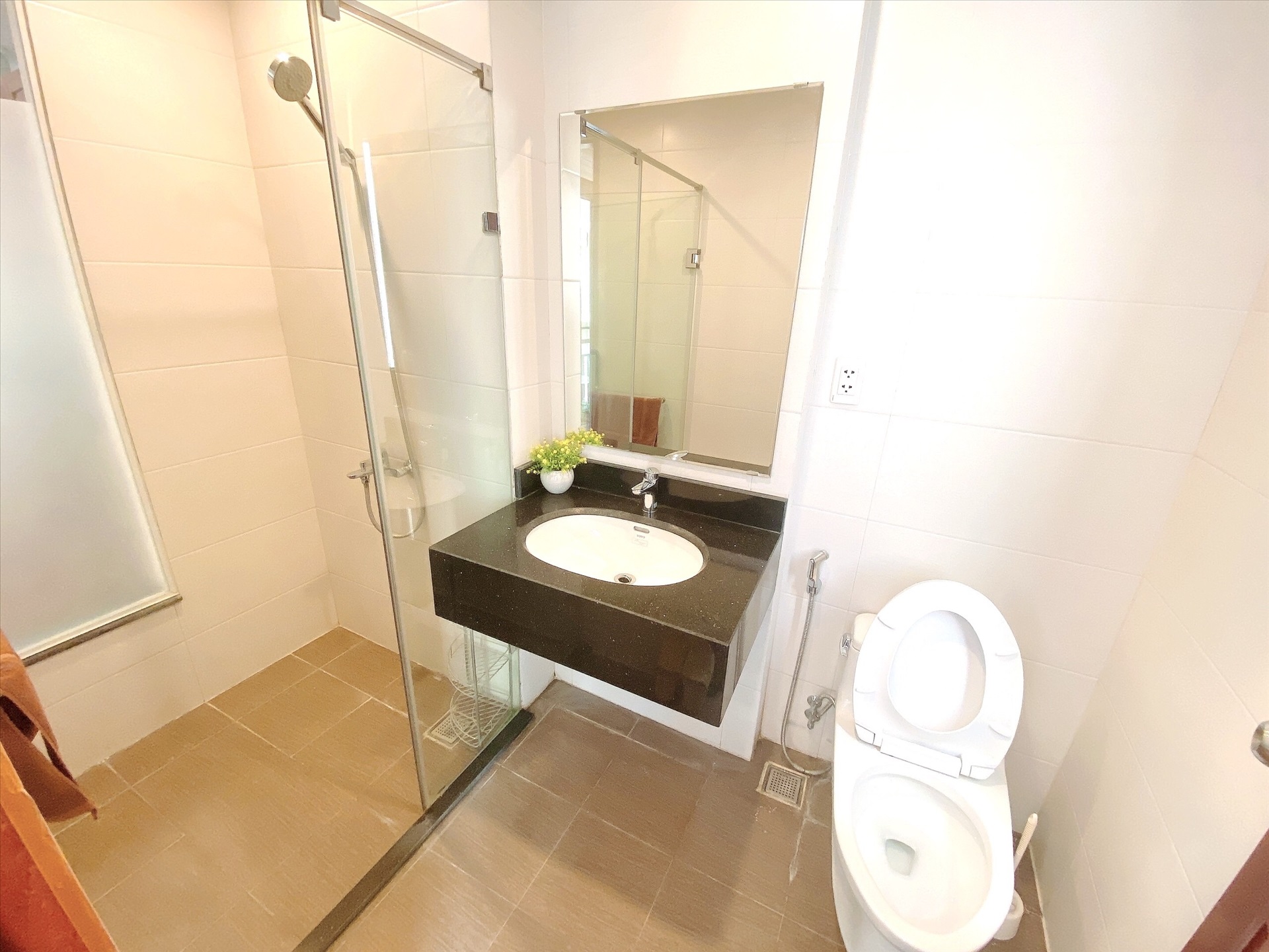 Phòng trọ Studio 25m2 tại Blue Homes Phan Đình Phùng - Ba Đình - Phòng tắm