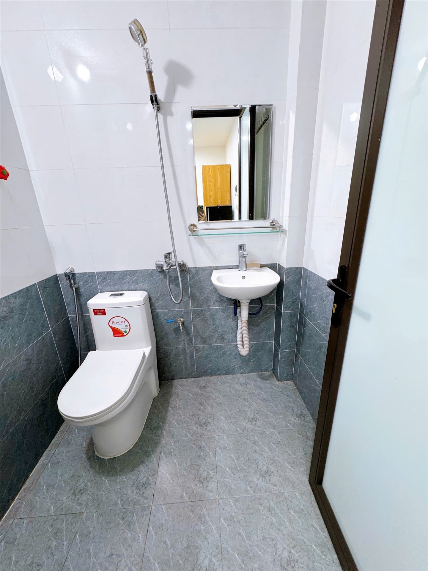 Phòng trọ Studio 22m2 tại CH Home Phú Mỹ - Nam Từ Liêm - Phòng tắm