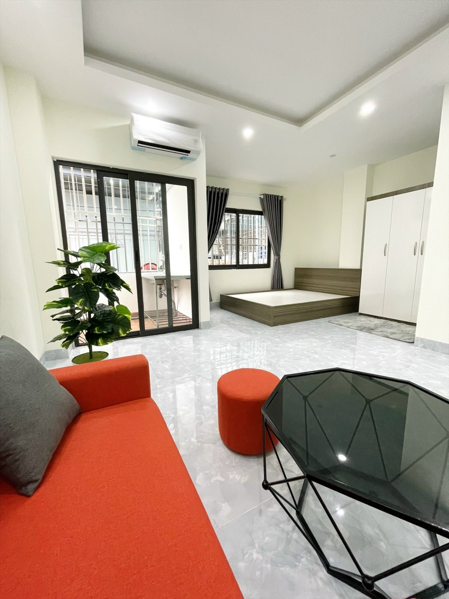 Phòng trọ 1 Phòng ngủ 35m2 tại TT House 3 Đường Láng - Đống Đa - Phòng khách