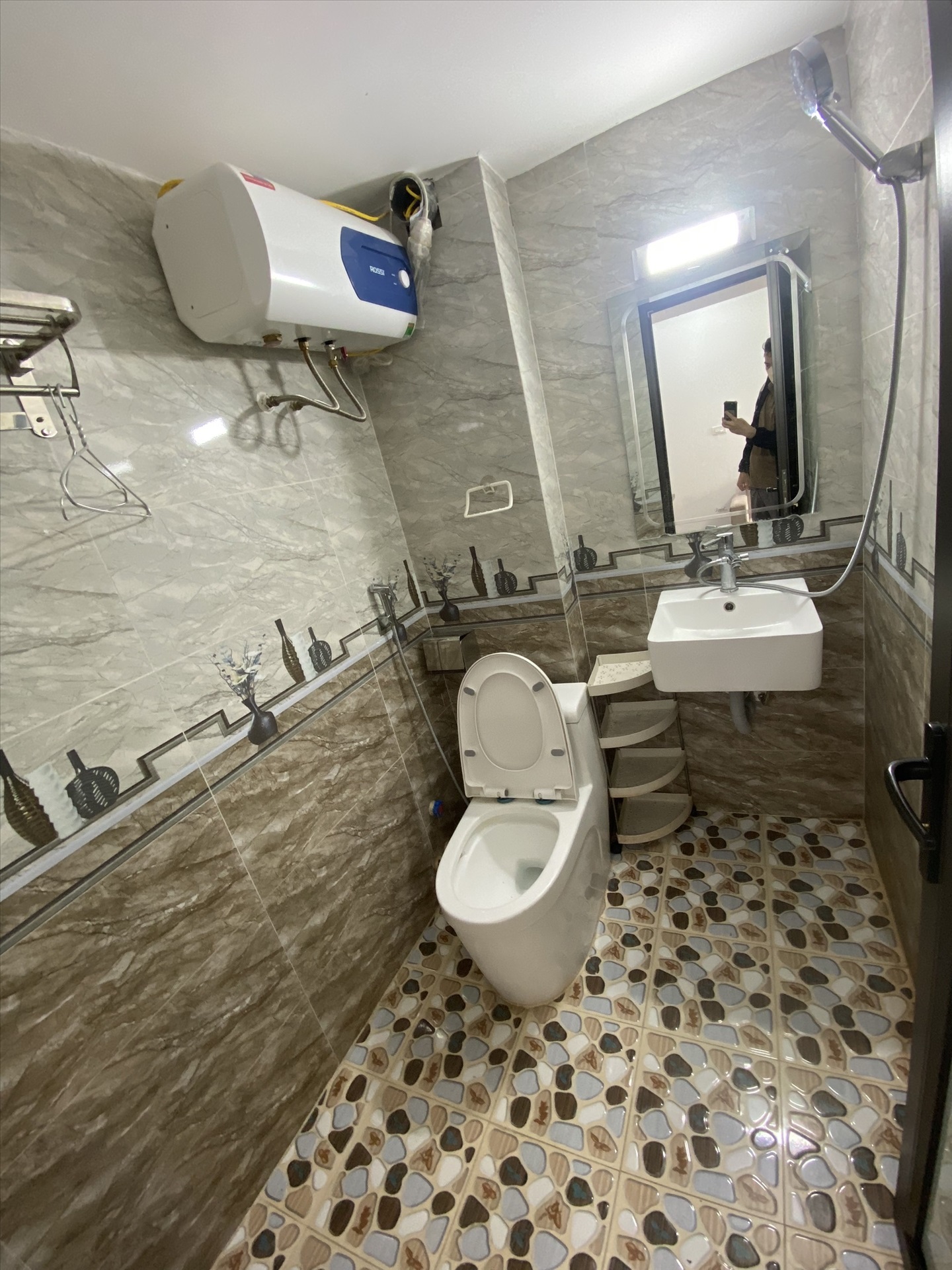 Phòng trọ 1 Phòng ngủ 35m2 tại DH House Chính Kinh - Thanh Xuân - Phòng tắm