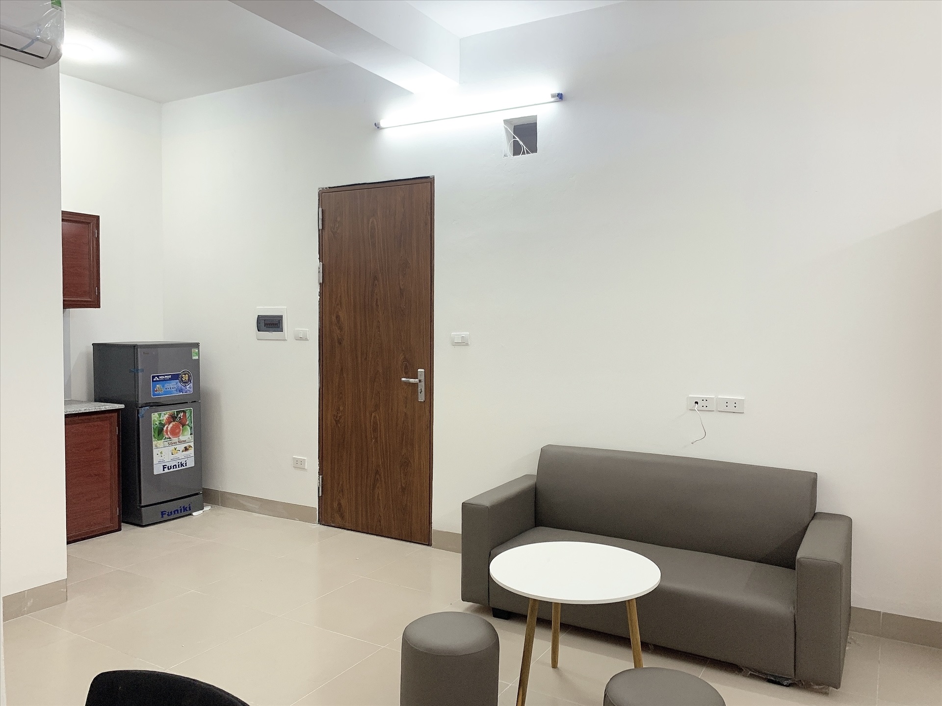 Phòng trọ Studio 30m2 tại AT Dương Quảng Hàm - Cầu Giấy - Phòng khách