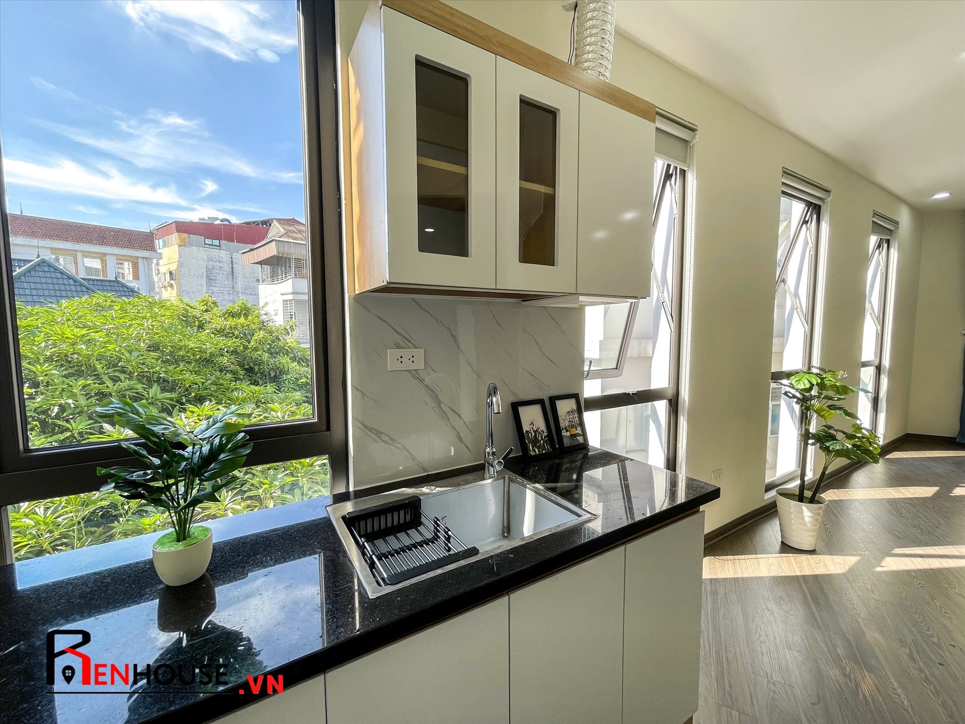 Phòng trọ Studio 30m2 tại RenHouse 2 Trần Thái Tông - Cầu Giấy - Phòng bếp