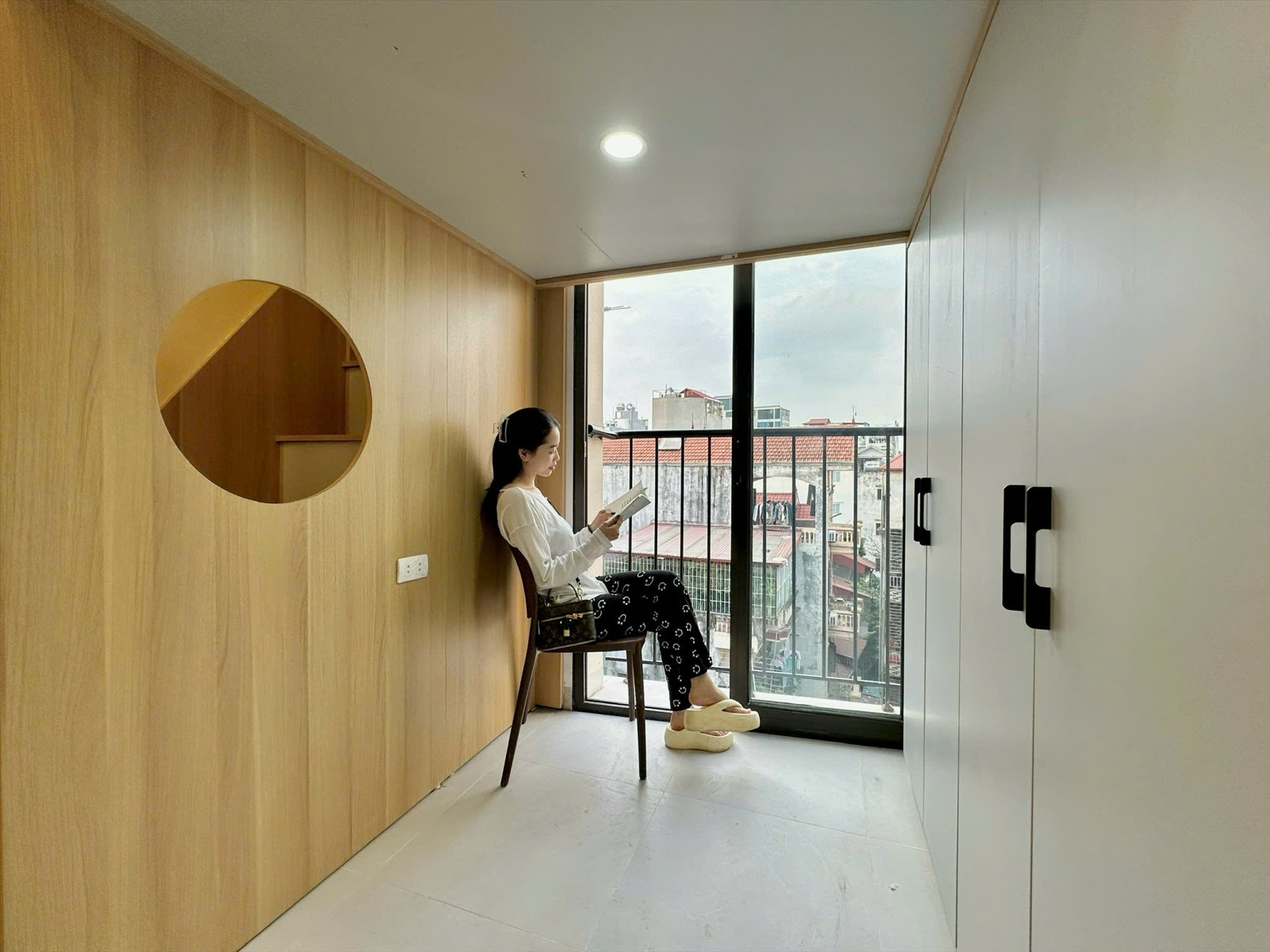 Phòng trọ Duplex 20m2 tại AK Land Phạm Văn Đồng - Bắc Từ Liêm - Phòng khách