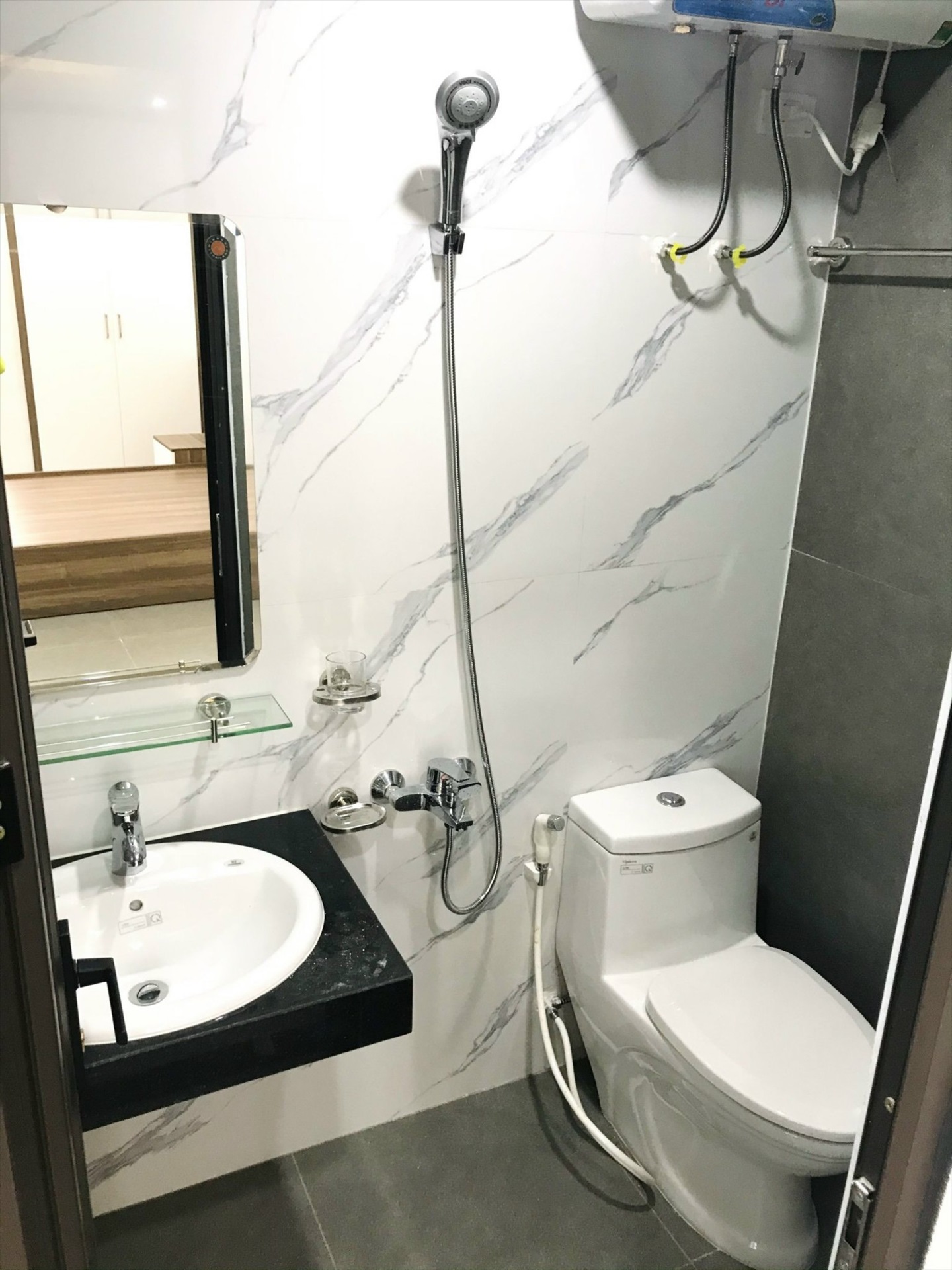Phòng trọ 1 Phòng ngủ 25m2 tại TT House 1 Đường Láng - Đống Đa - Phòng tắm