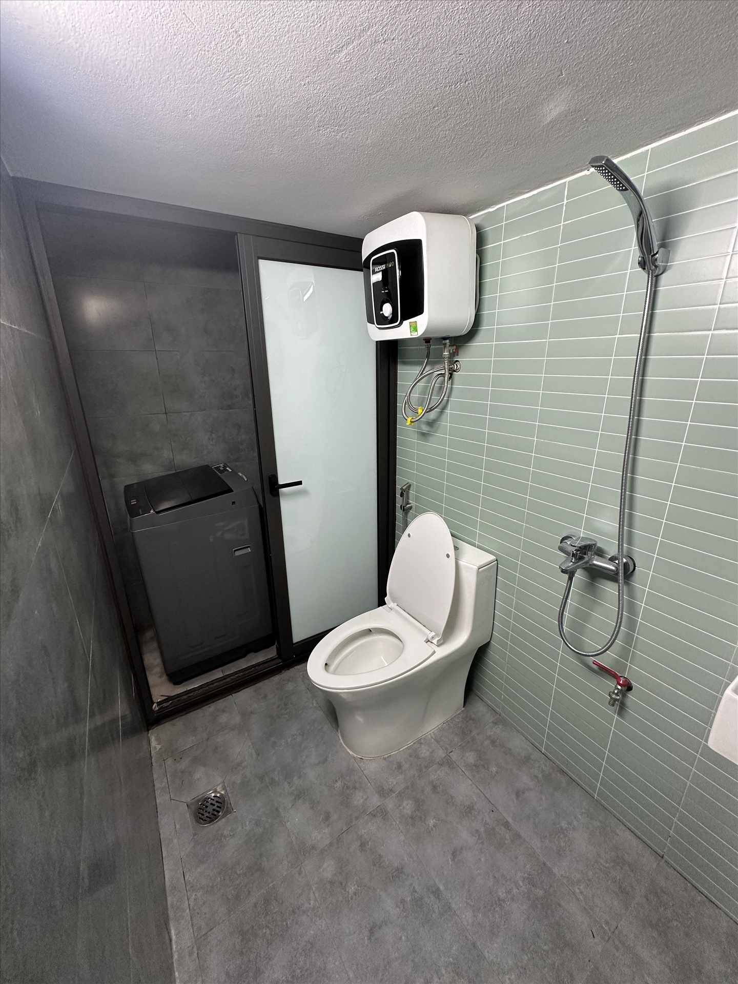 Phòng trọ Duplex 22m2 tại GH Home Chùa Láng - Đống Đa - Phòng tắm