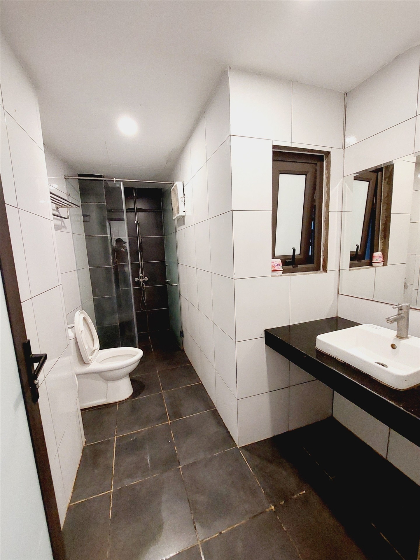 Phòng trọ 1 Phòng ngủ 40m2 tại GD Home Lạc Long Quân - Tây Hồ - Phòng tắm