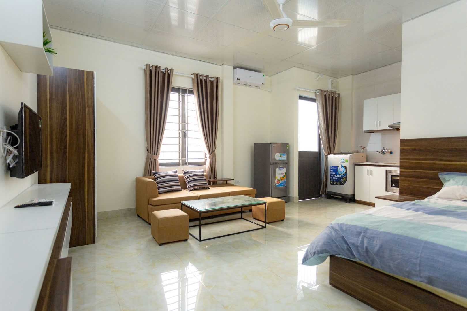 Phòng trọ Studio 35m2 tại Friends Team Mễ Trì Hạ - Nam Từ Liêm - Phòng khách