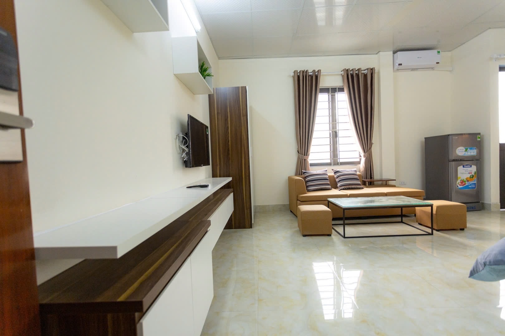 Phòng trọ Studio 35m2 tại Friends Team Mễ Trì Hạ - Nam Từ Liêm - Phòng khách