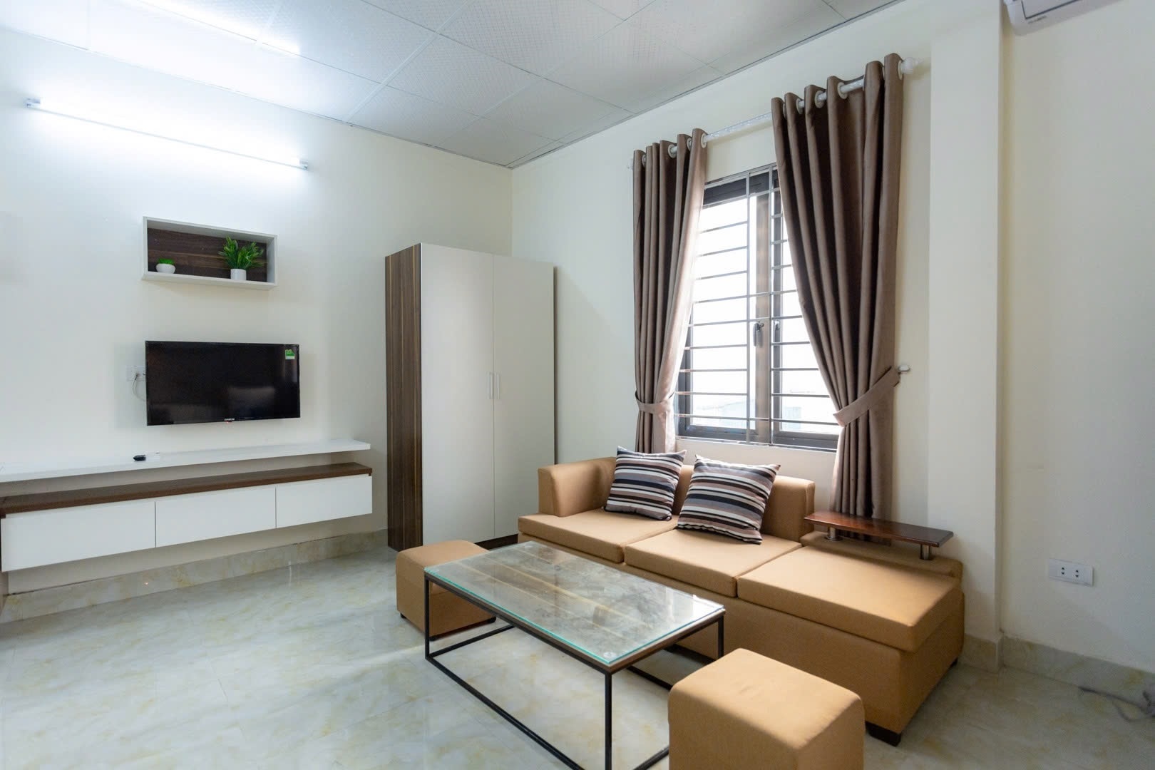 Phòng trọ Studio 35m2 tại Friends Team Mễ Trì Hạ - Nam Từ Liêm - Phòng khách