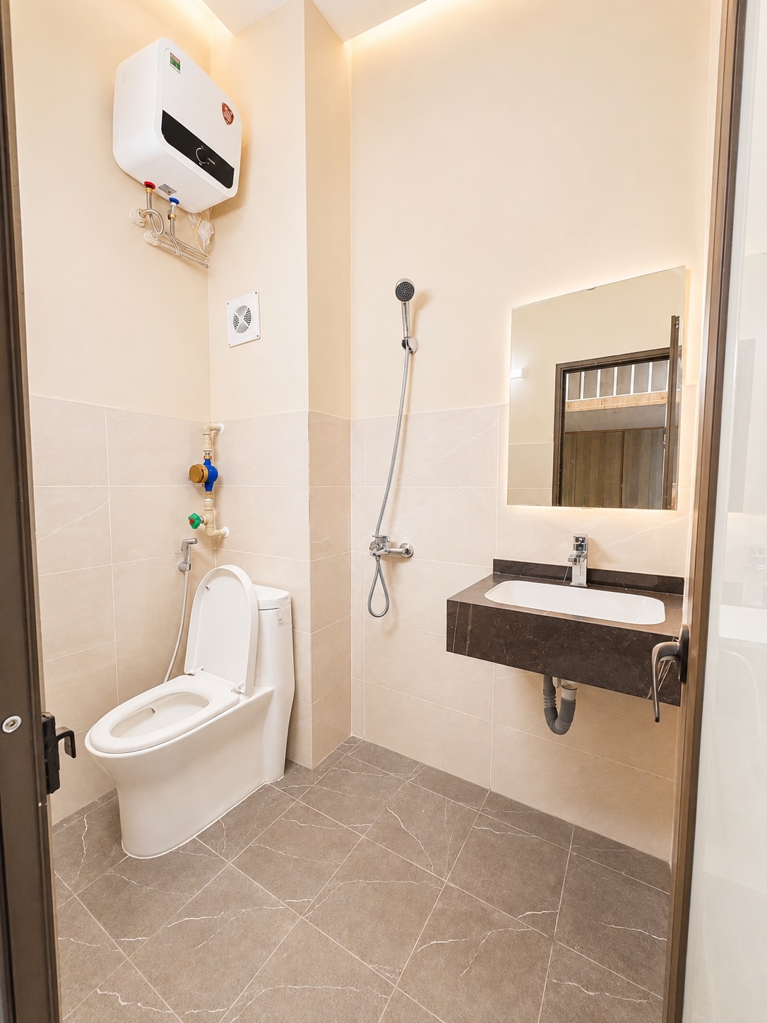 Phòng trọ Duplex 25m2 tại Friends Team Đội Nhân - Ba Đình - Phòng tắm