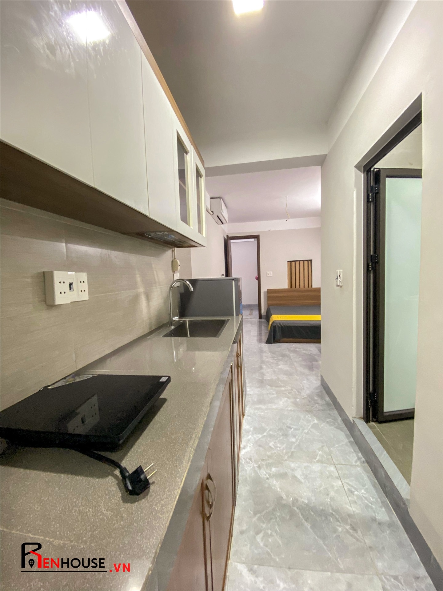 Phòng trọ Studio 28m2 tại RenHouse 3 Trần Thái Tông - Cầu Giấy - Phòng bếp