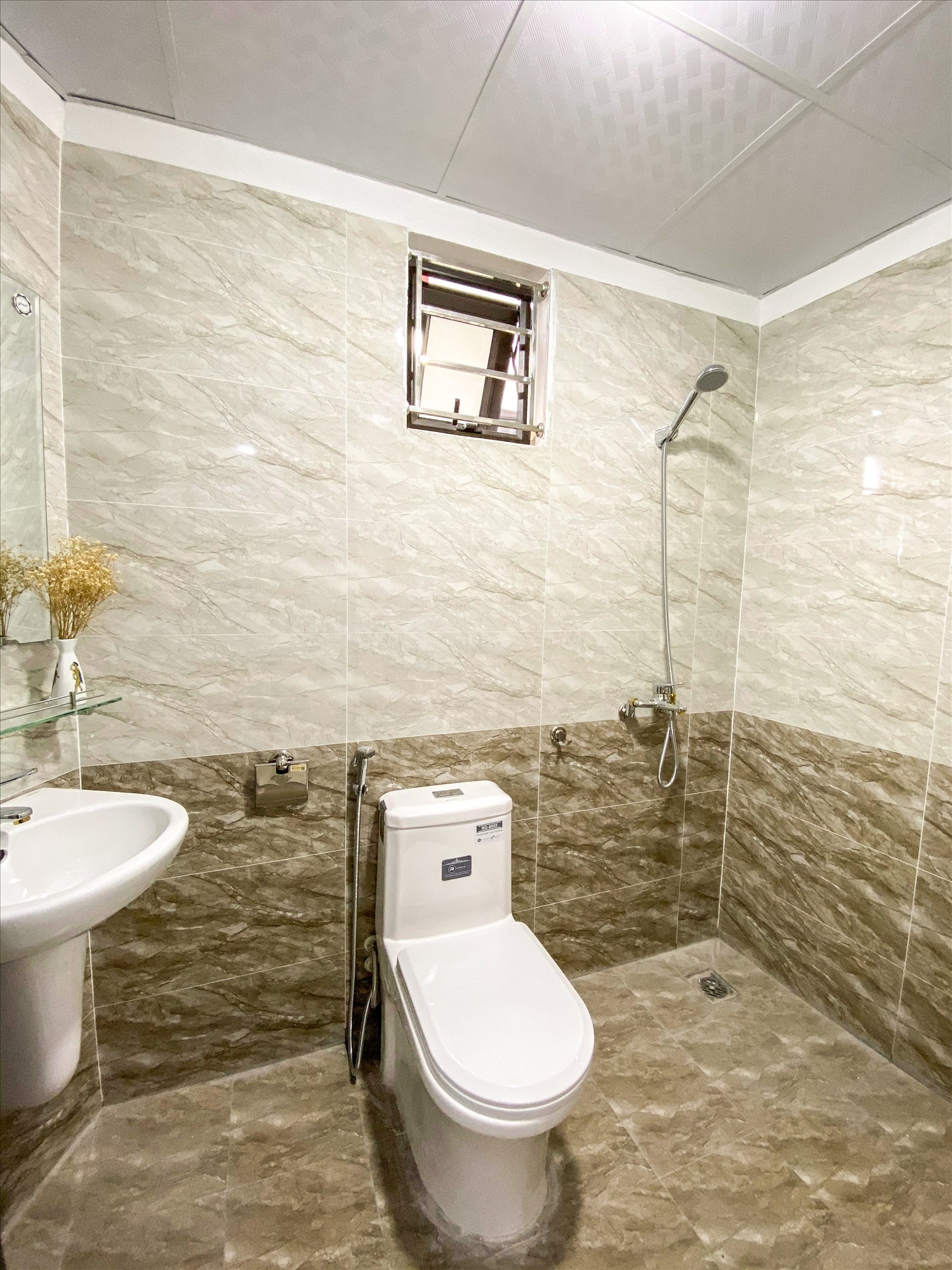 Phòng trọ Studio 30m2 tại RenHouse 1 Mỹ Đình - Nam Từ Liêm - Phòng tắm