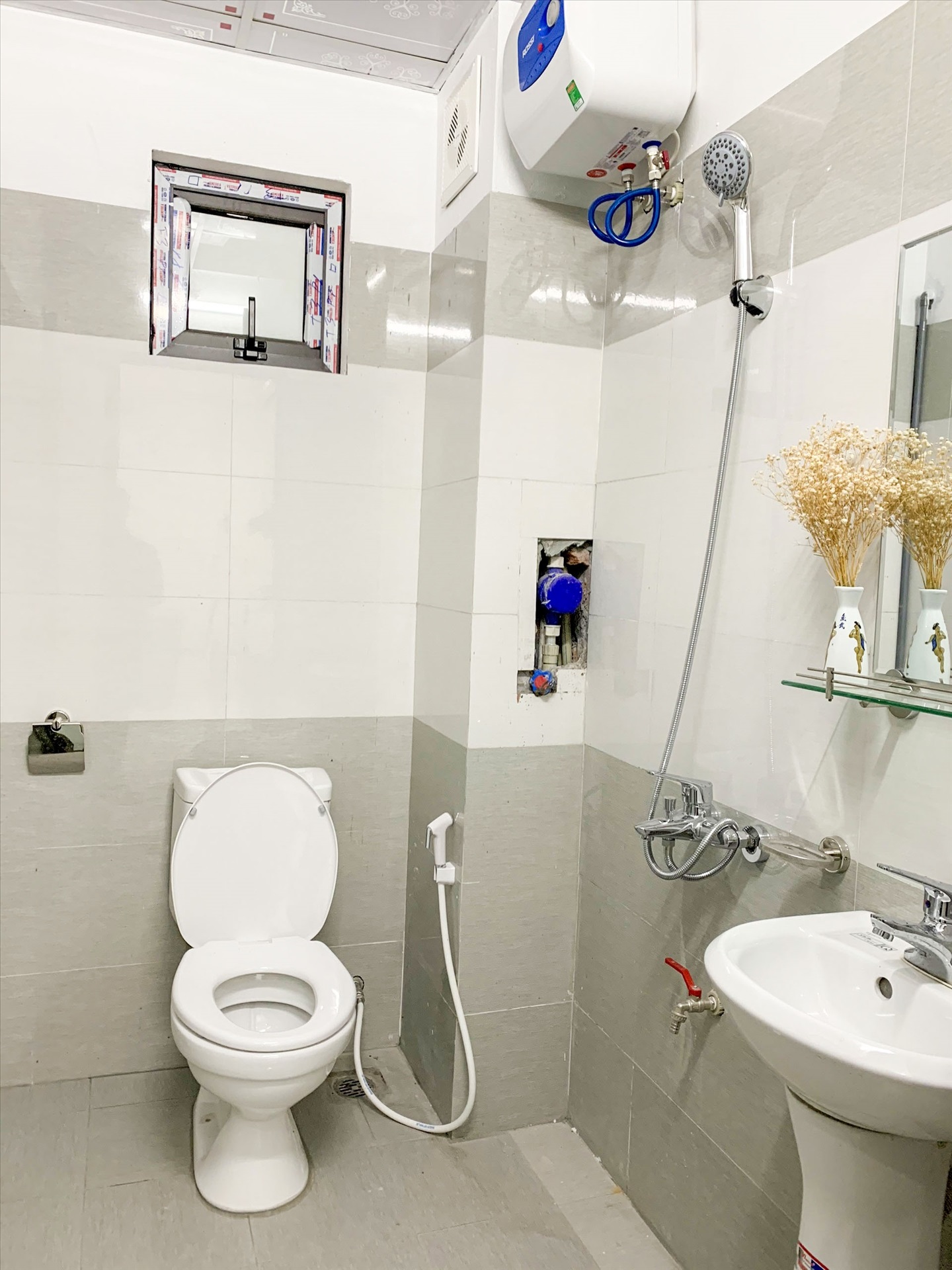 Phòng trọ Studio 28m2 tại RenHouse 3 Cầu Giấy - Cầu Giấy - Phòng tắm