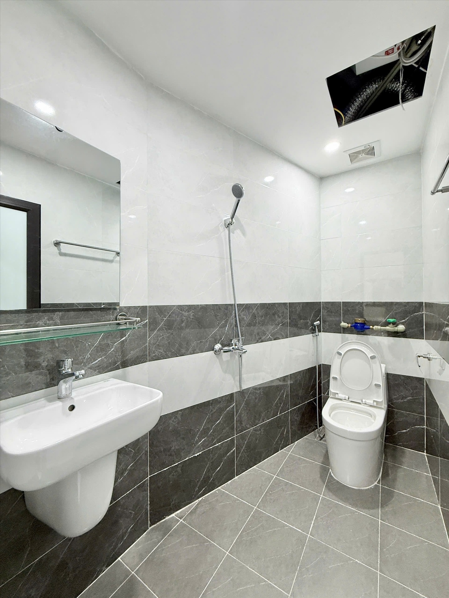 Phòng trọ Studio 25m2 tại Time House Kim Mã Thượng - Ba Đình - Phòng tắm