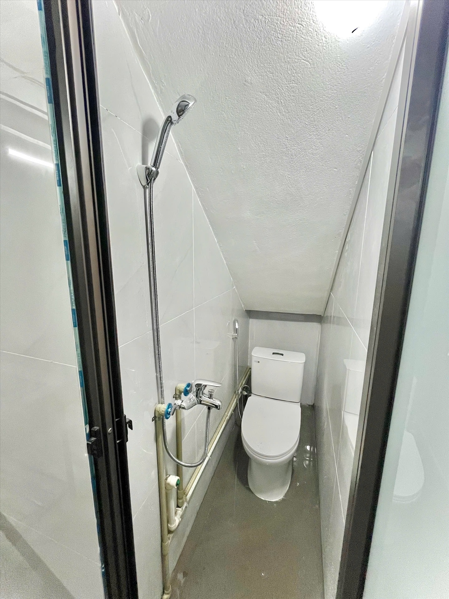 Phòng trọ Studio 25m2 tại Time House 4 Cầu Diễn - Bắc Từ Liêm - Phòng tắm