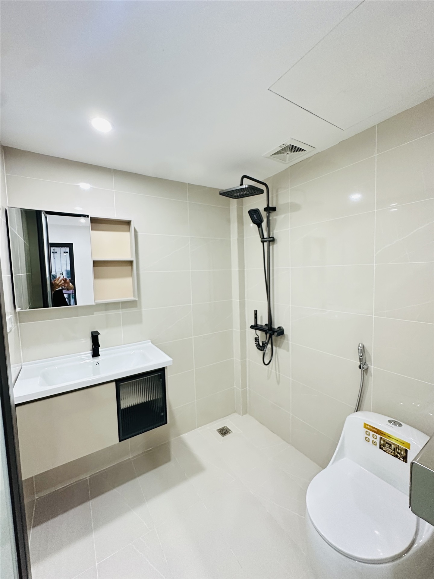 Phòng trọ Studio 30m2 tại Friends Team 1 Khâm Thiên - Đống Đa - Phòng tắm
