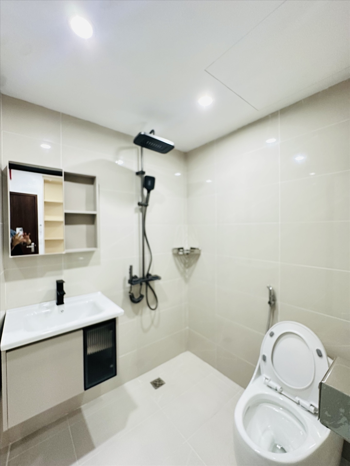 Phòng trọ Studio 30m2 tại Friends Team 1 Khâm Thiên - Đống Đa - Phòng tắm