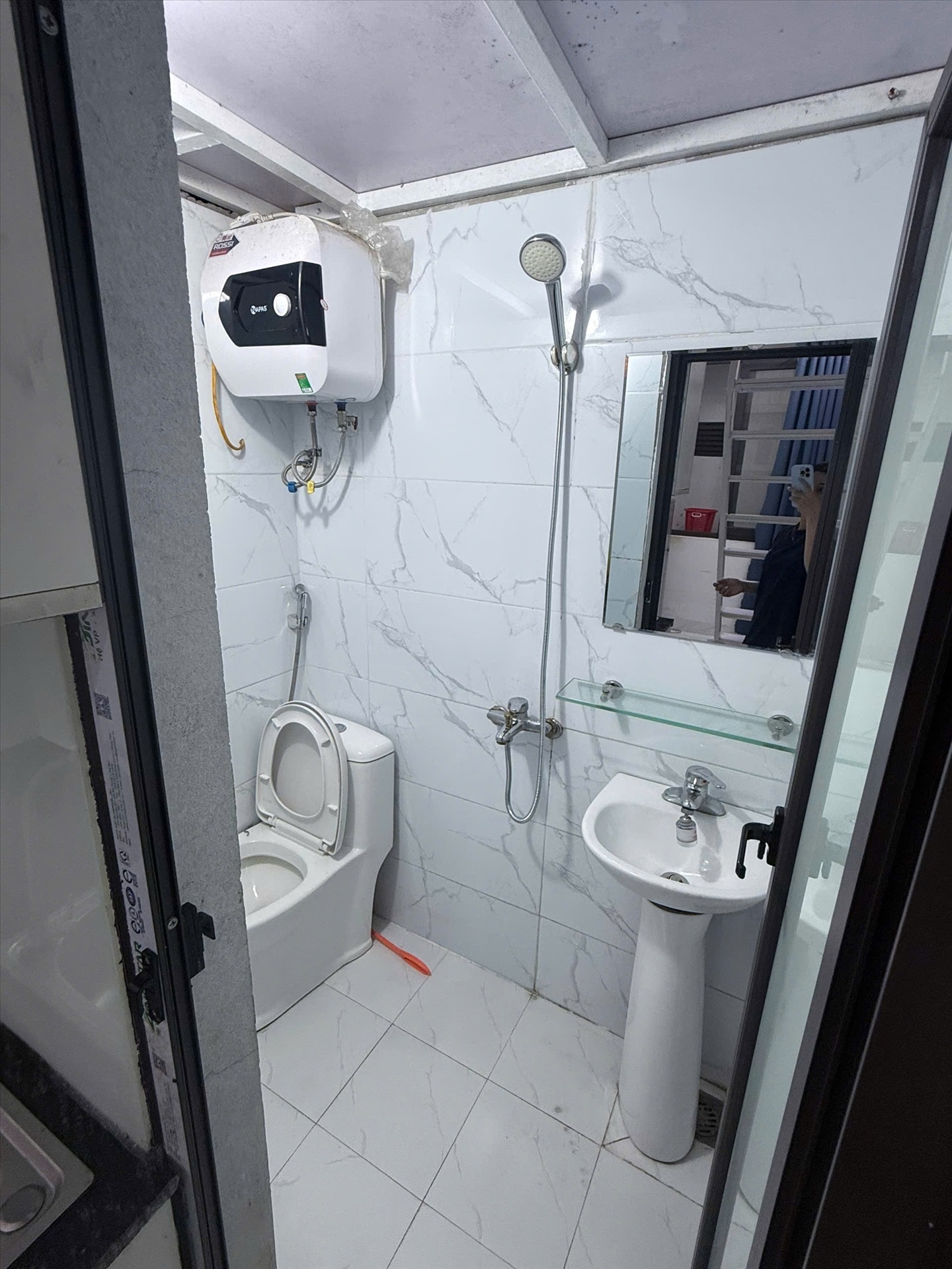 Phòng trọ Duplex 20m2 tại Friends Team Khương Hạ - Thanh Xuân - Phòng tắm