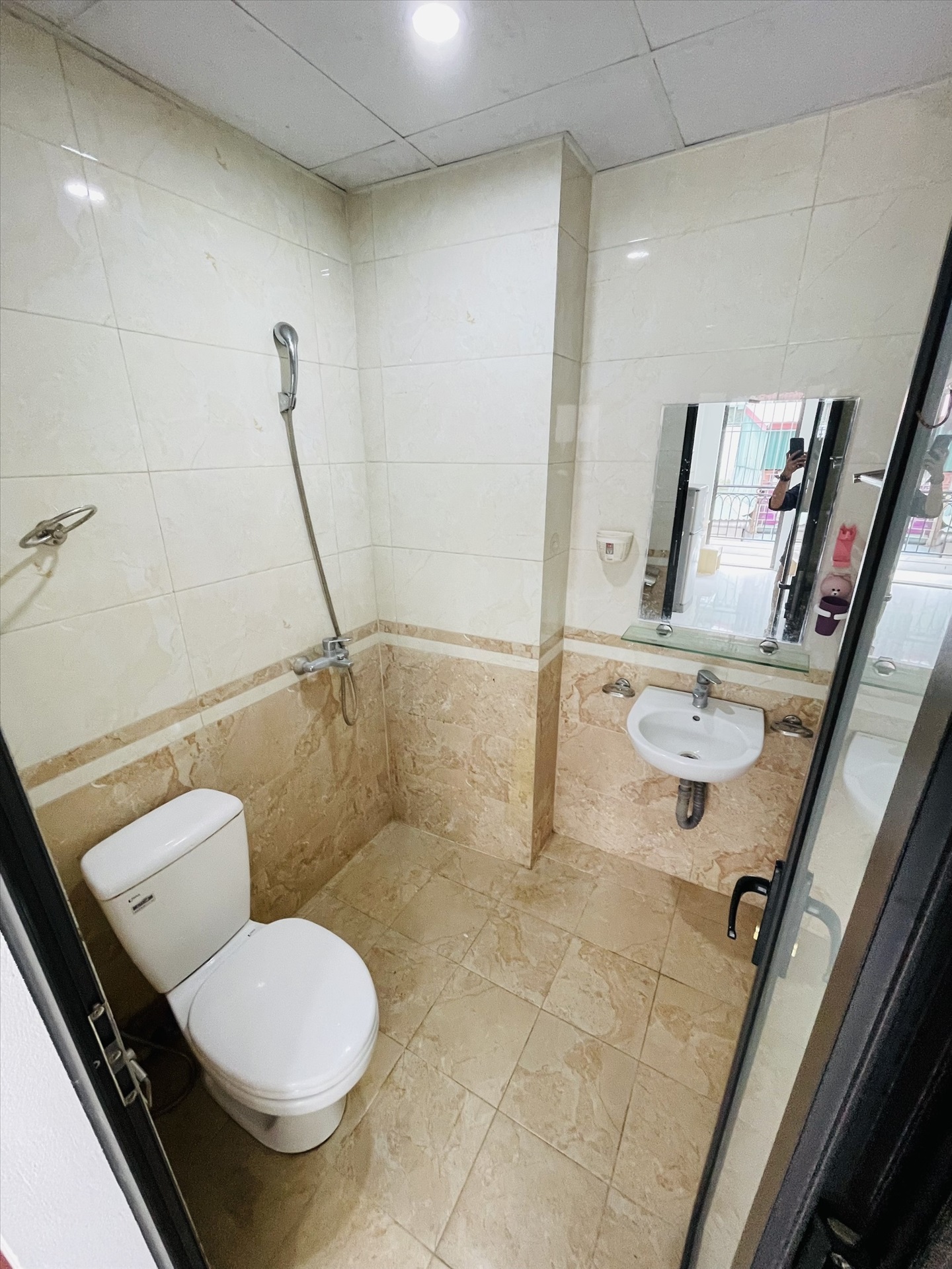 Phòng trọ Studio 25m2 tại Airstay Hồ Ba Mẫu - Đống Đa - Phòng tắm