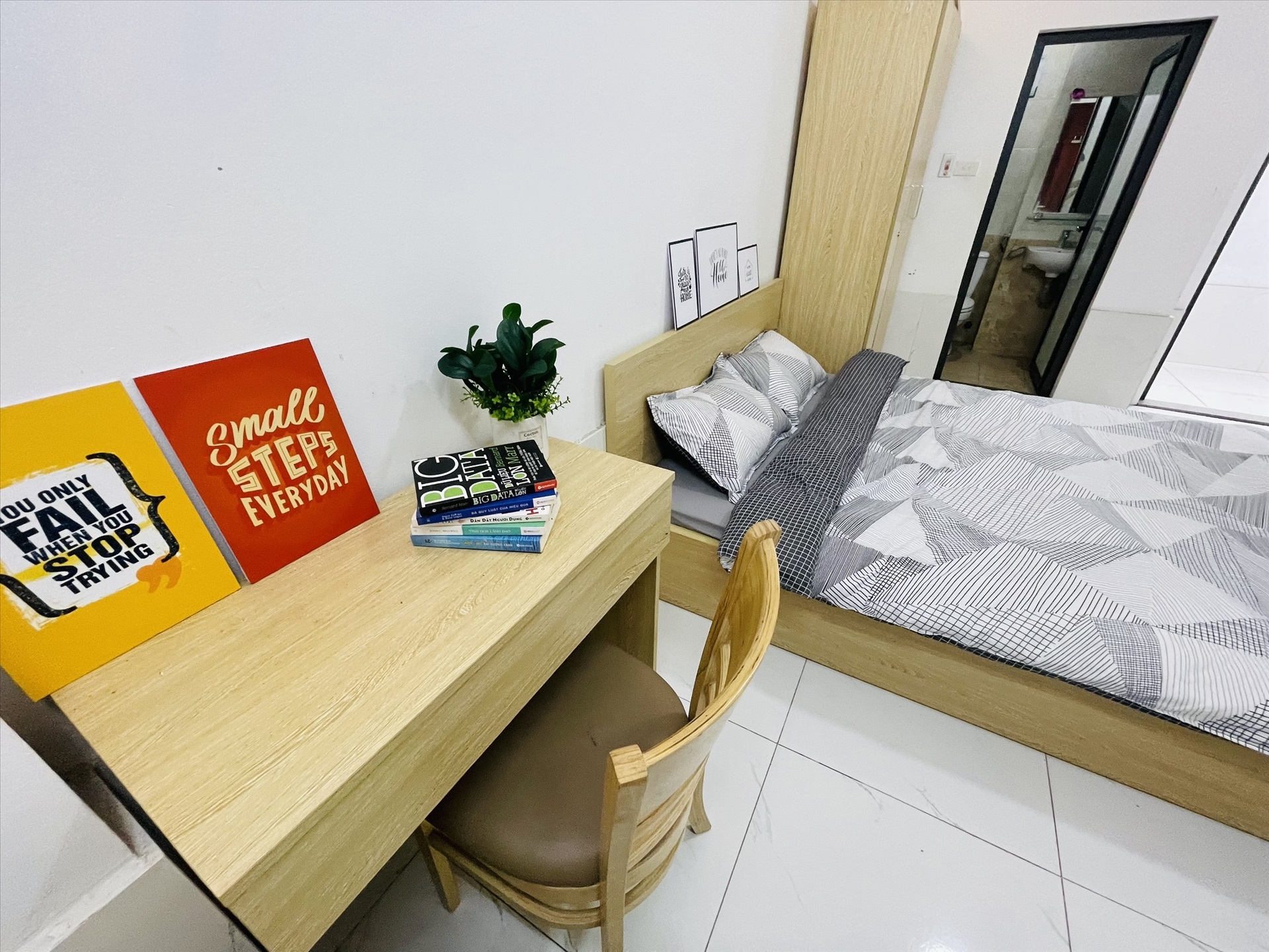Phòng trọ Studio 25m2 tại Airstay Hồ Ba Mẫu - Đống Đa - Góc làm việc