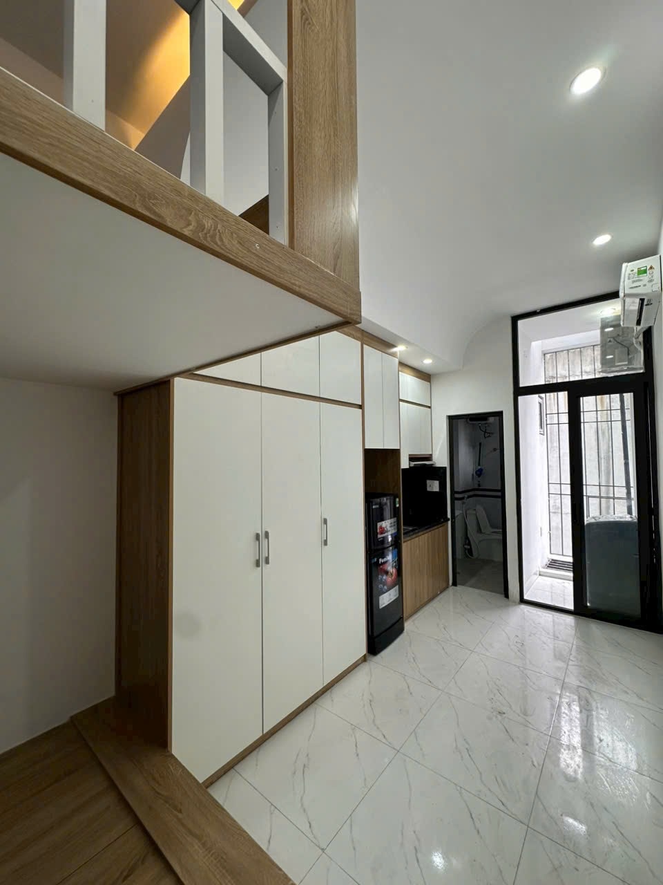 Phòng trọ Studio 24m2 tại Sunshine Thái Hà - Đống Đa - Phòng khách