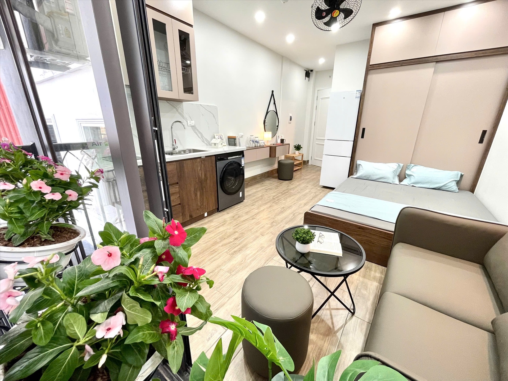 Phòng trọ Studio 28m2 tại Airstay Vương Thừa Vũ - Thanh Xuân - Phòng khách